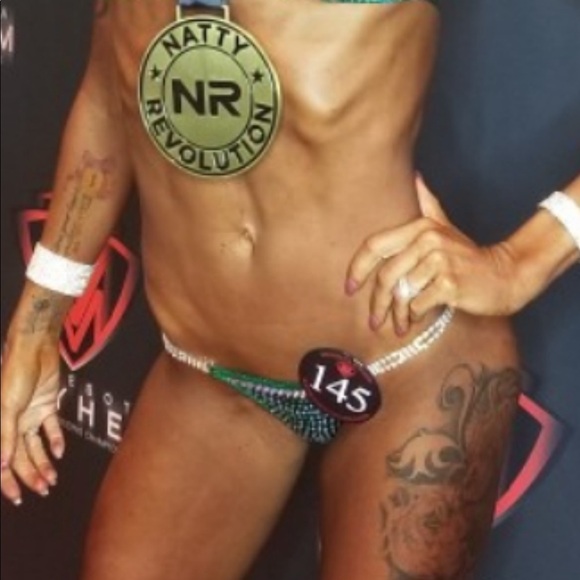 Competition bikini - Picture 7 of 10